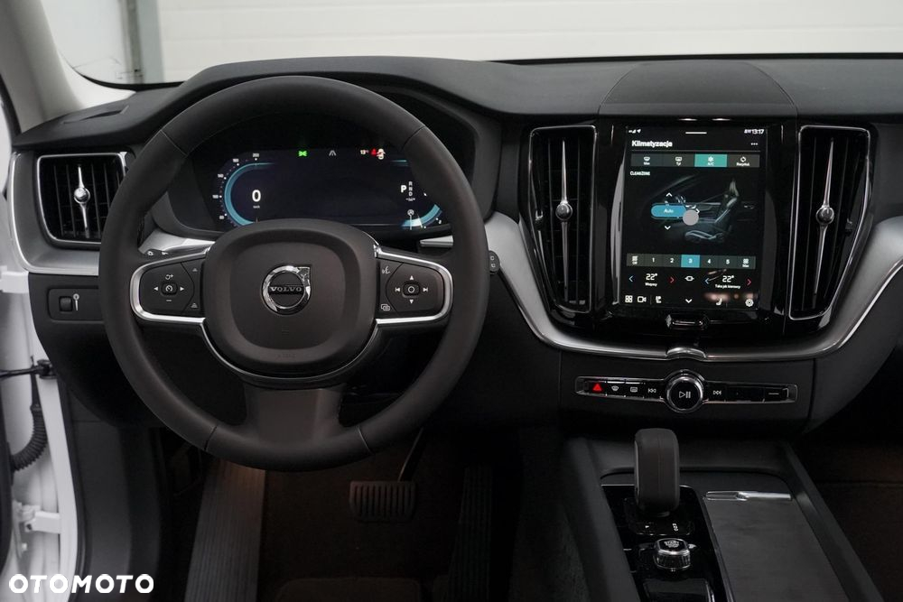 Volvo XC 60 B5 B AWD Core - 18