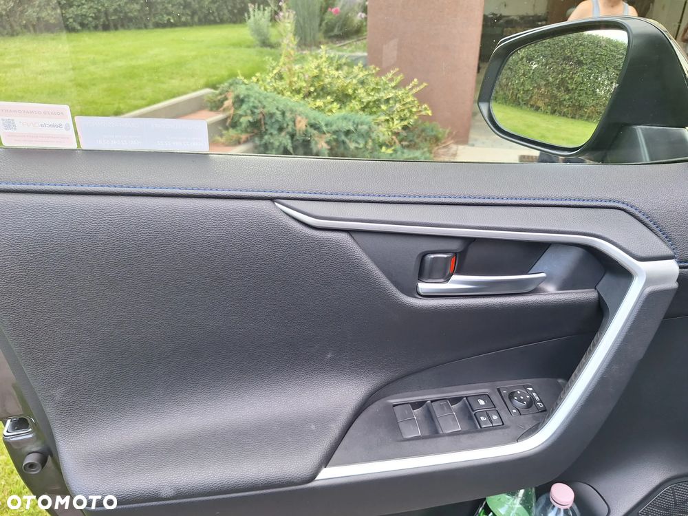 Toyota RAV4 - 10