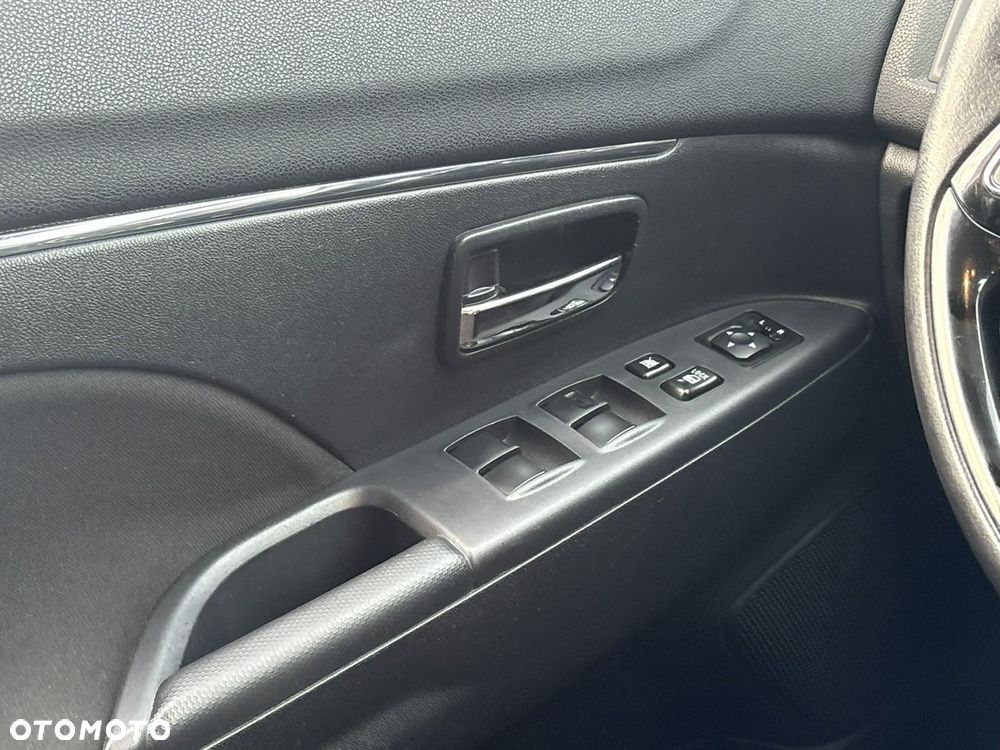 Mitsubishi ASX 1.6 Instyle - 19