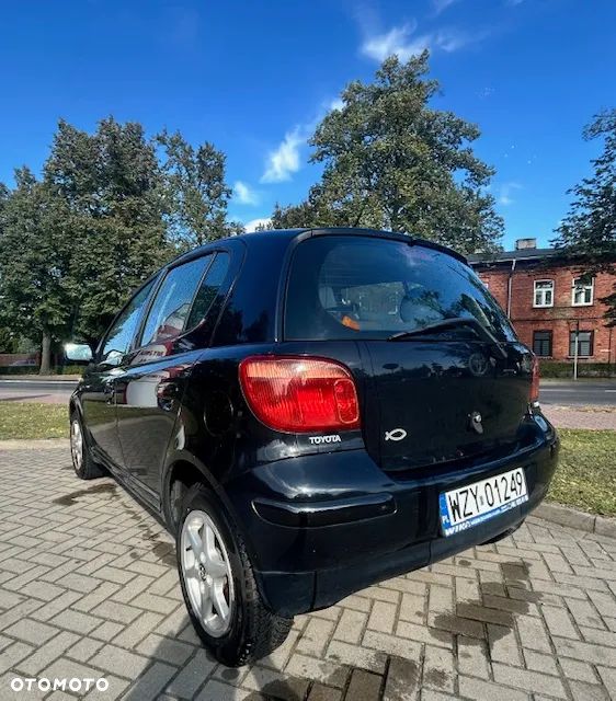 Toyota Yaris 1.0 Luna - 4