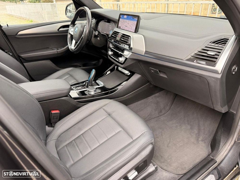 BMW iX3 Inspiring - 44