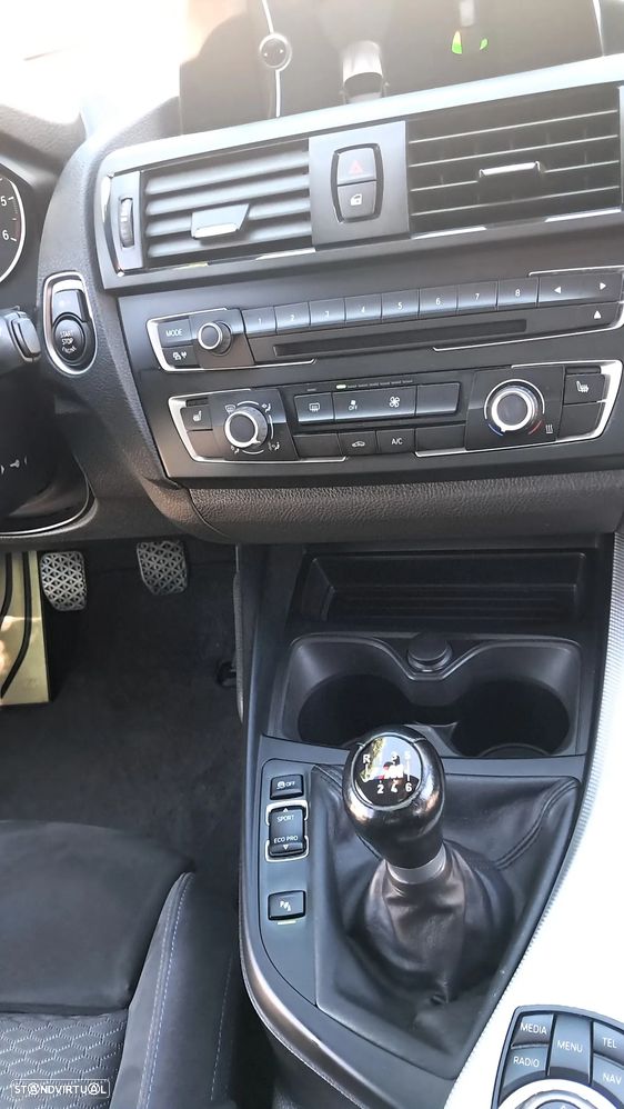 BMW 120 d Pack M - 38