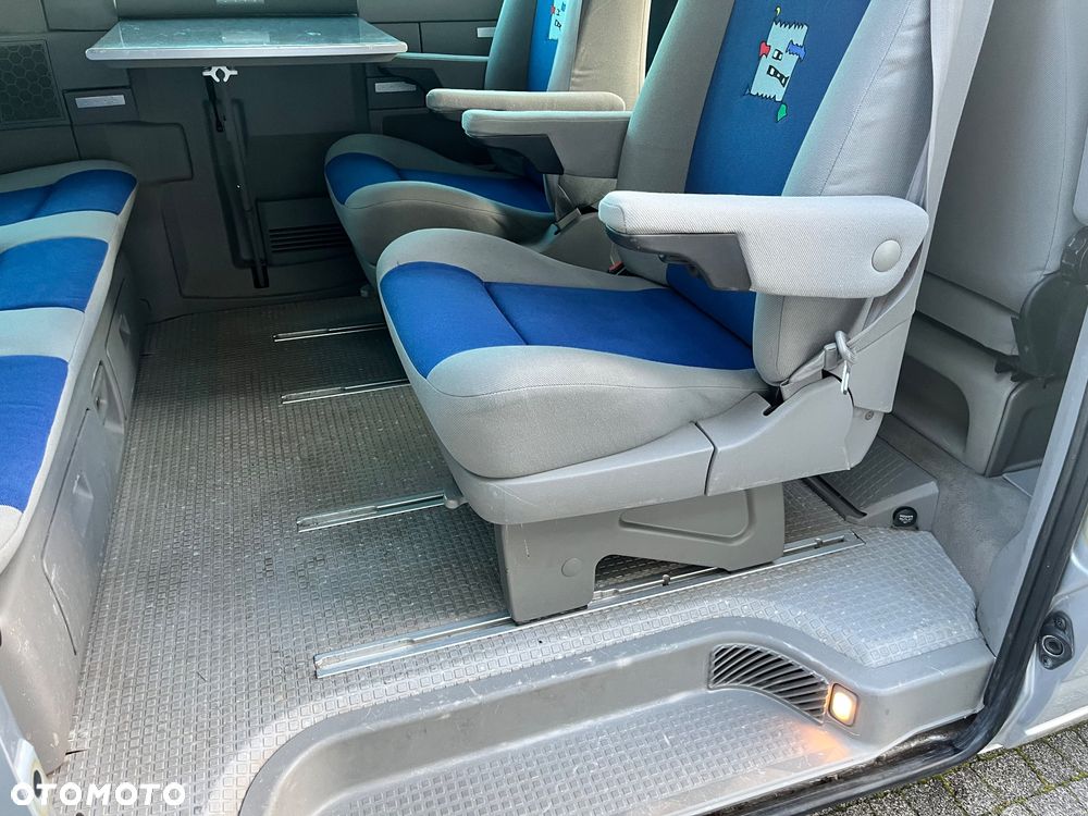 Volkswagen Multivan - 22