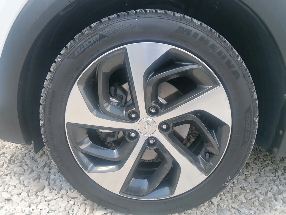 Hyundai Tucson 2.0 CRDi 4WD Automatik Style - 38