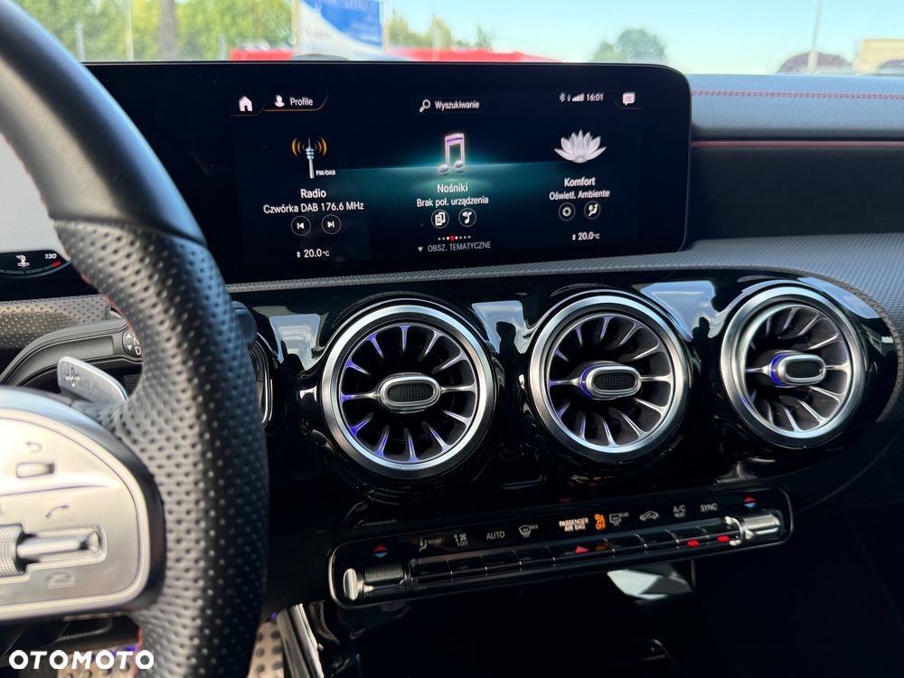 Mercedes-Benz CLA - 27