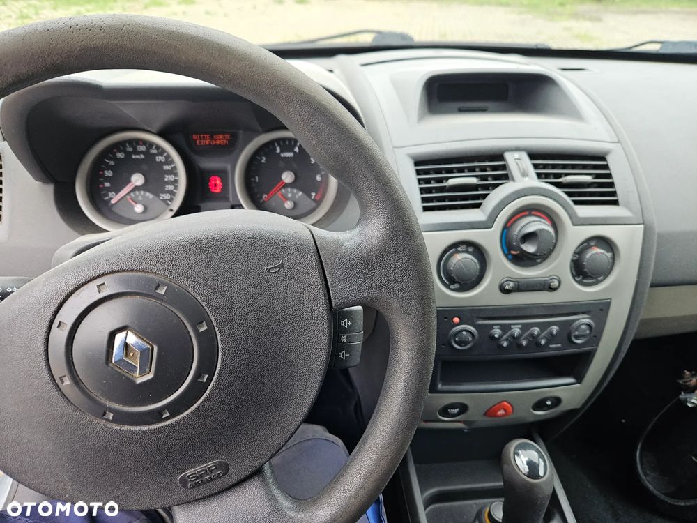 Renault Megane 1.6 Pack Authentique - 8