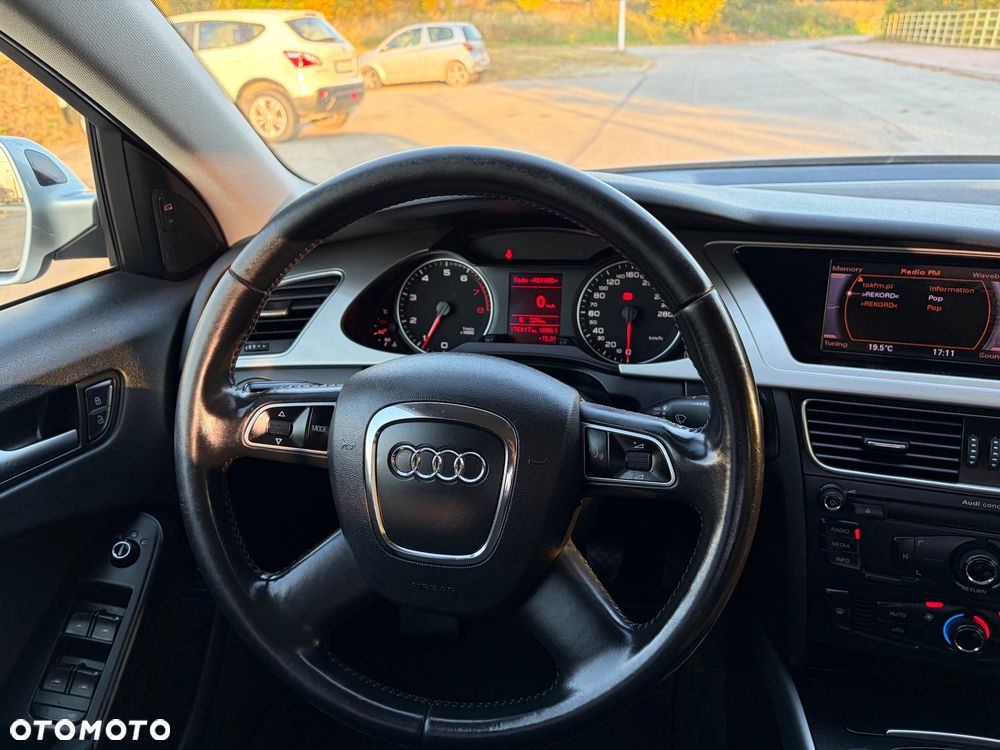 Audi A4 Limousine - 30