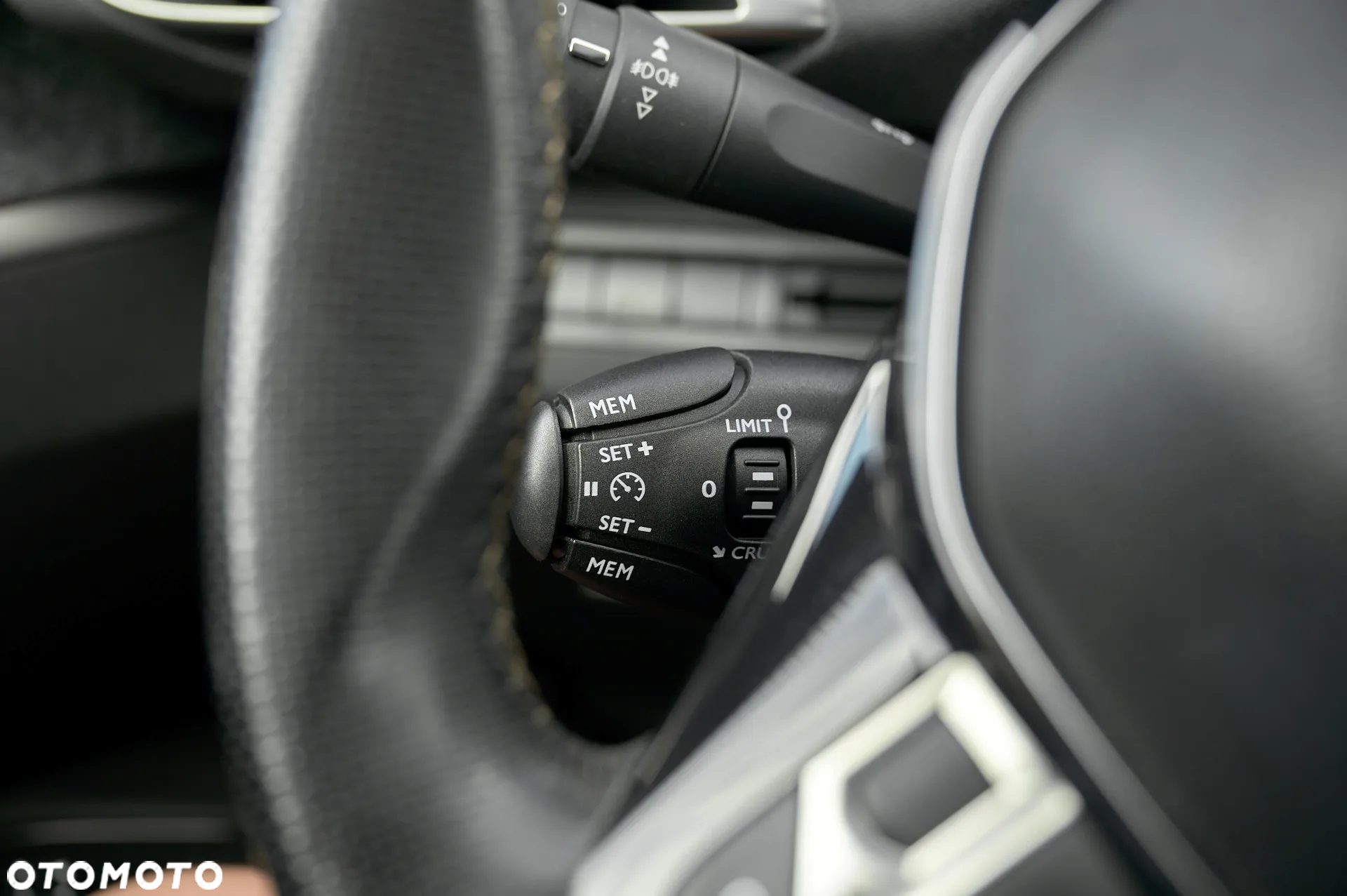 Peugeot 3008 2.0 BlueHDi Allure S&S - 37