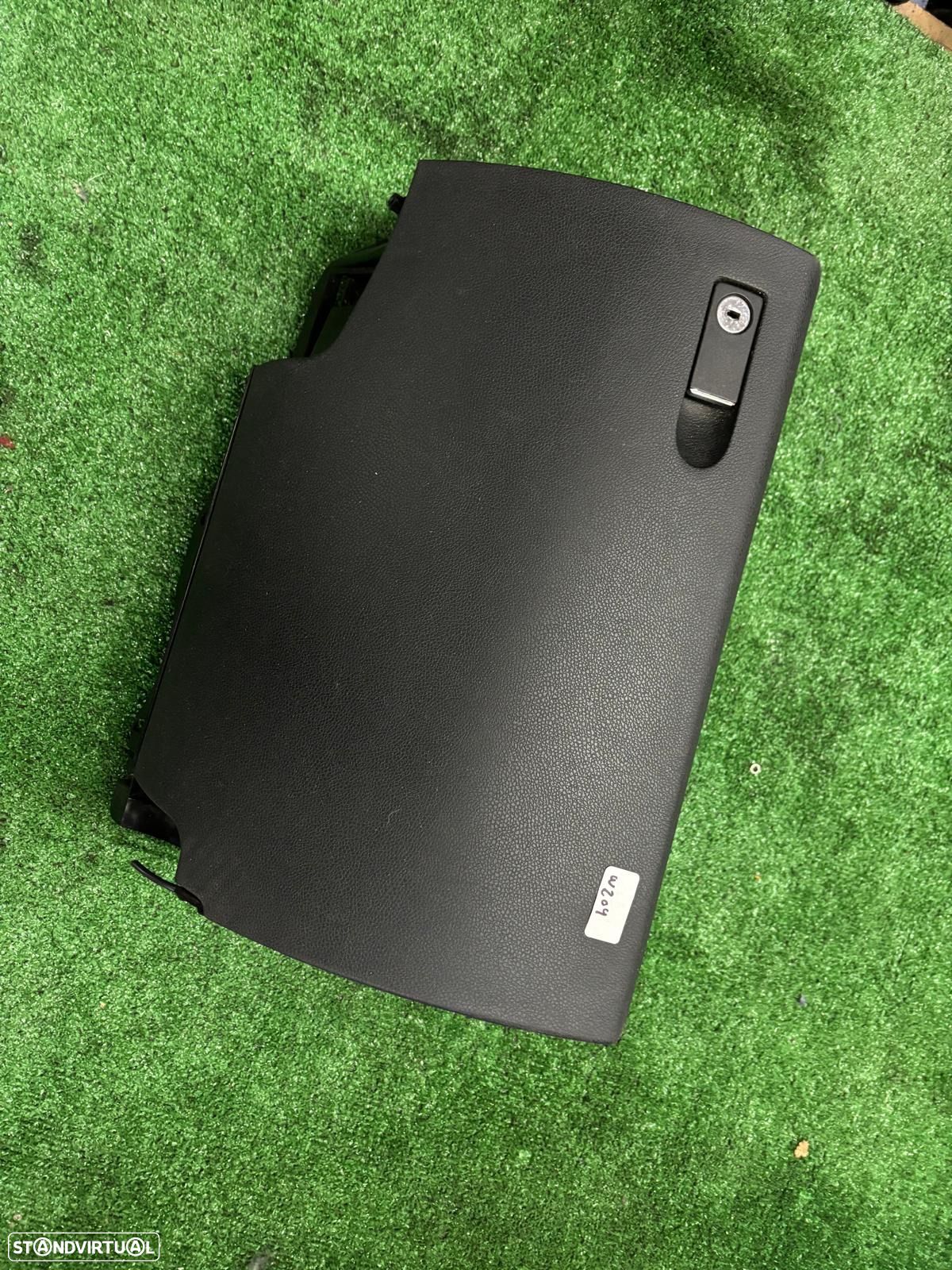 Porta luvas Mercedes W204 de 2011 - 1