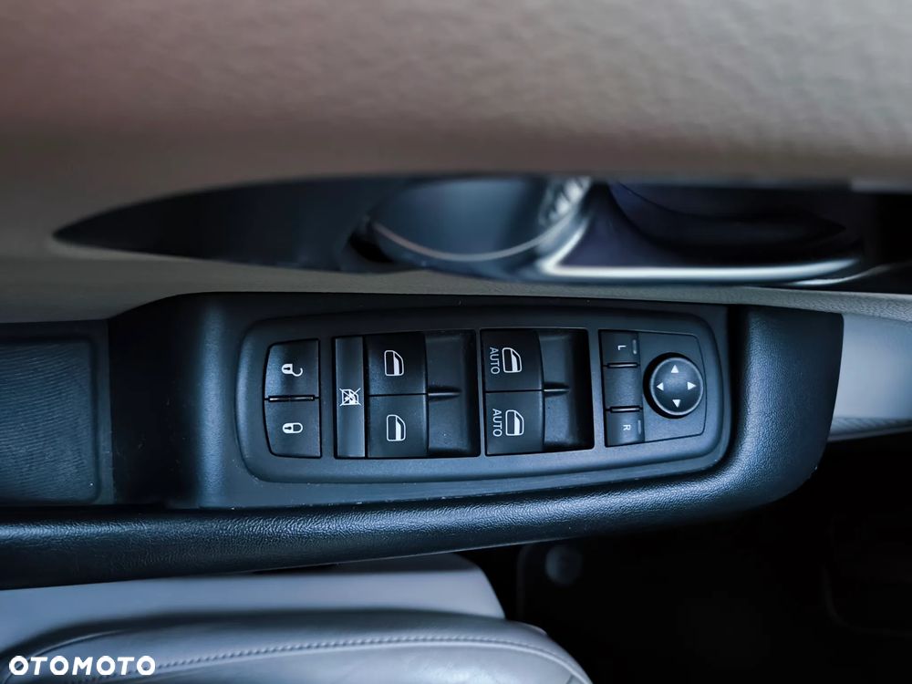 Chrysler Pacifica - 15