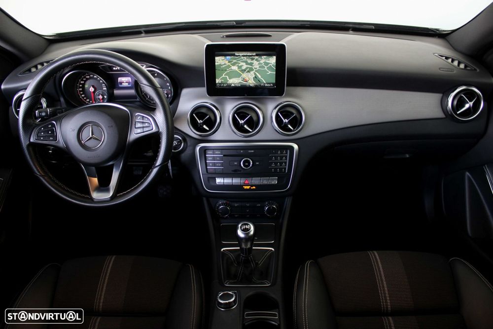 Mercedes-Benz GLA 180 d Urban - 18