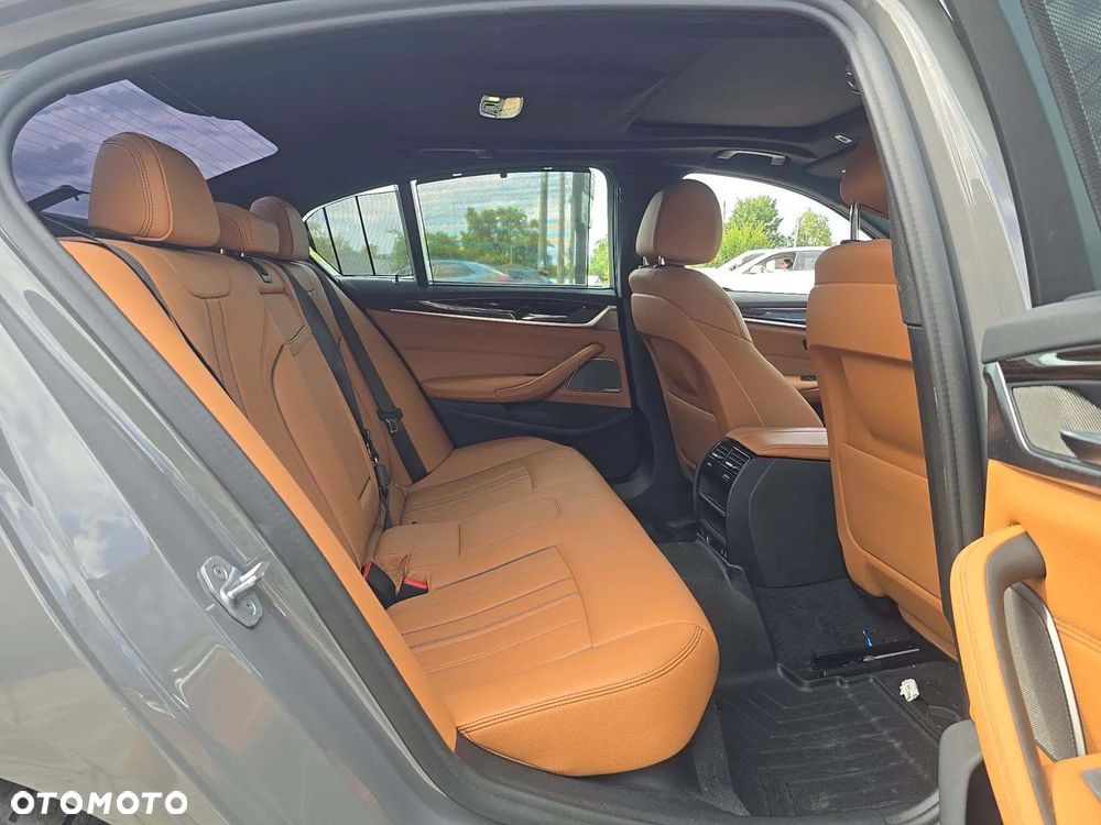 BMW Seria 5 540i M Sport Edition - 9