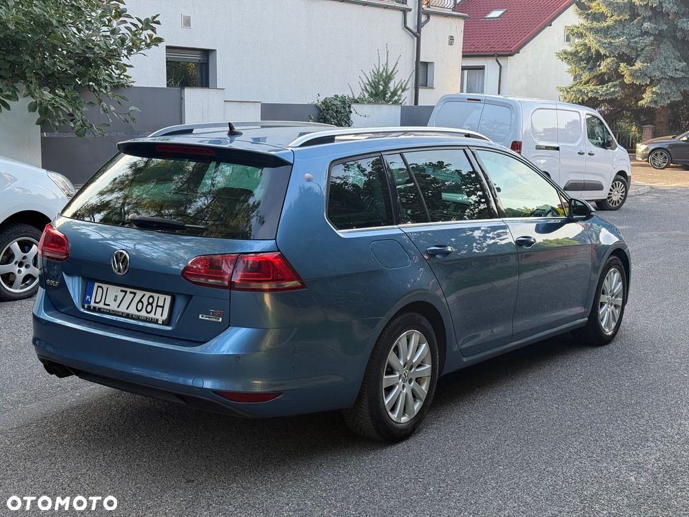 Volkswagen Golf - 6