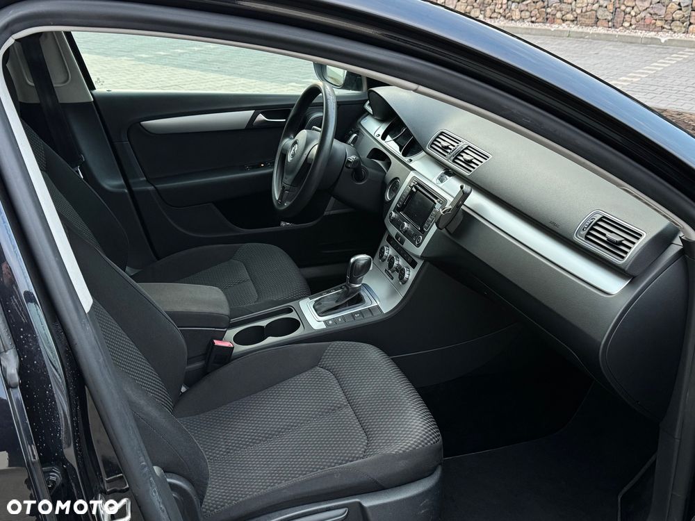 Volkswagen Passat - 8
