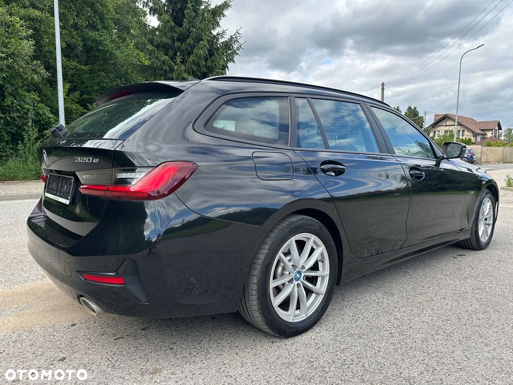 BMW Seria 3 320e PHEV sport - 7
