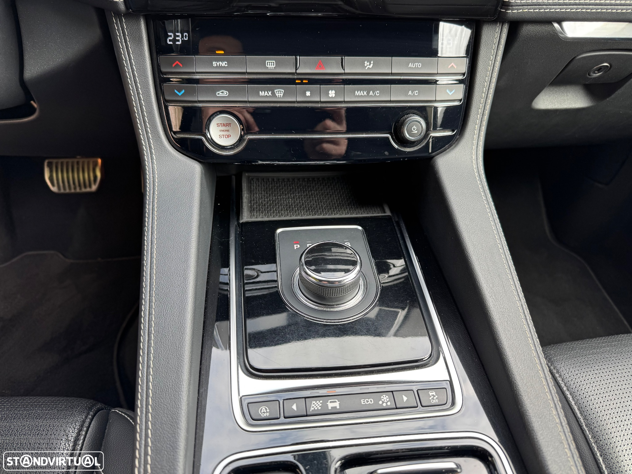 Jaguar F-Pace 2.0 i4D R-Sport AWD Aut. - 19
