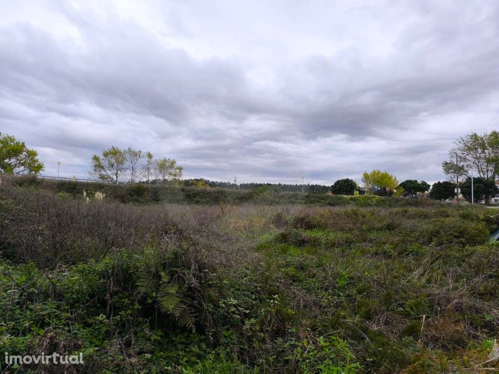 Lote para construção c/ 1304 m2 em Beiriz na Póvoa de Varzim - Grande imagem: 4/30