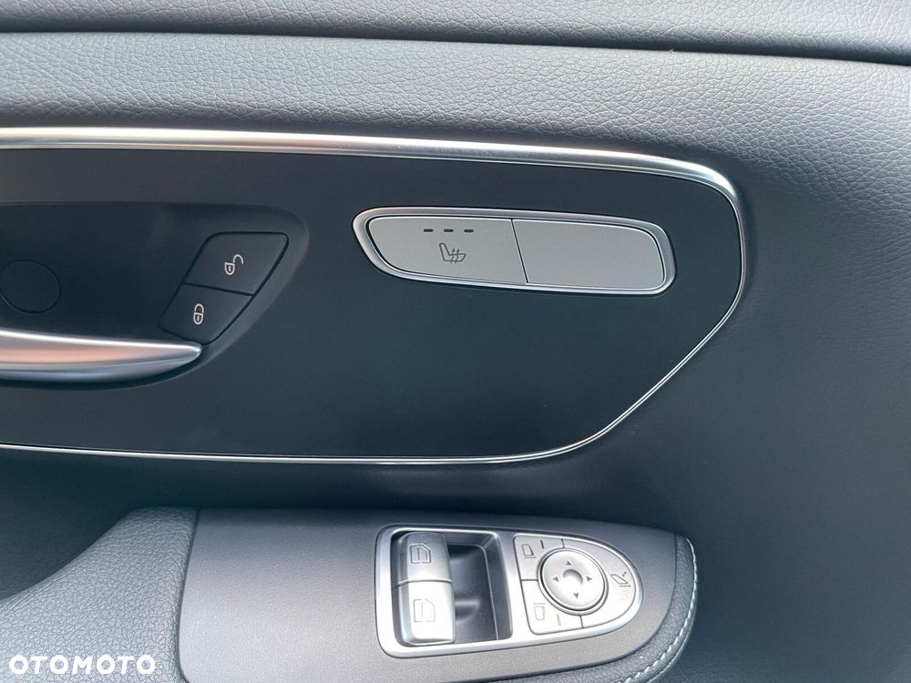 Mercedes-Benz Klasa V - 22