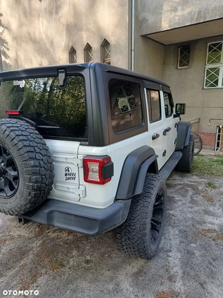 Jeep Wrangler - 4