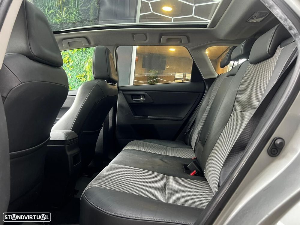 Toyota Auris Touring Sports 1.6 D-4D Exclusive+Navi - 10