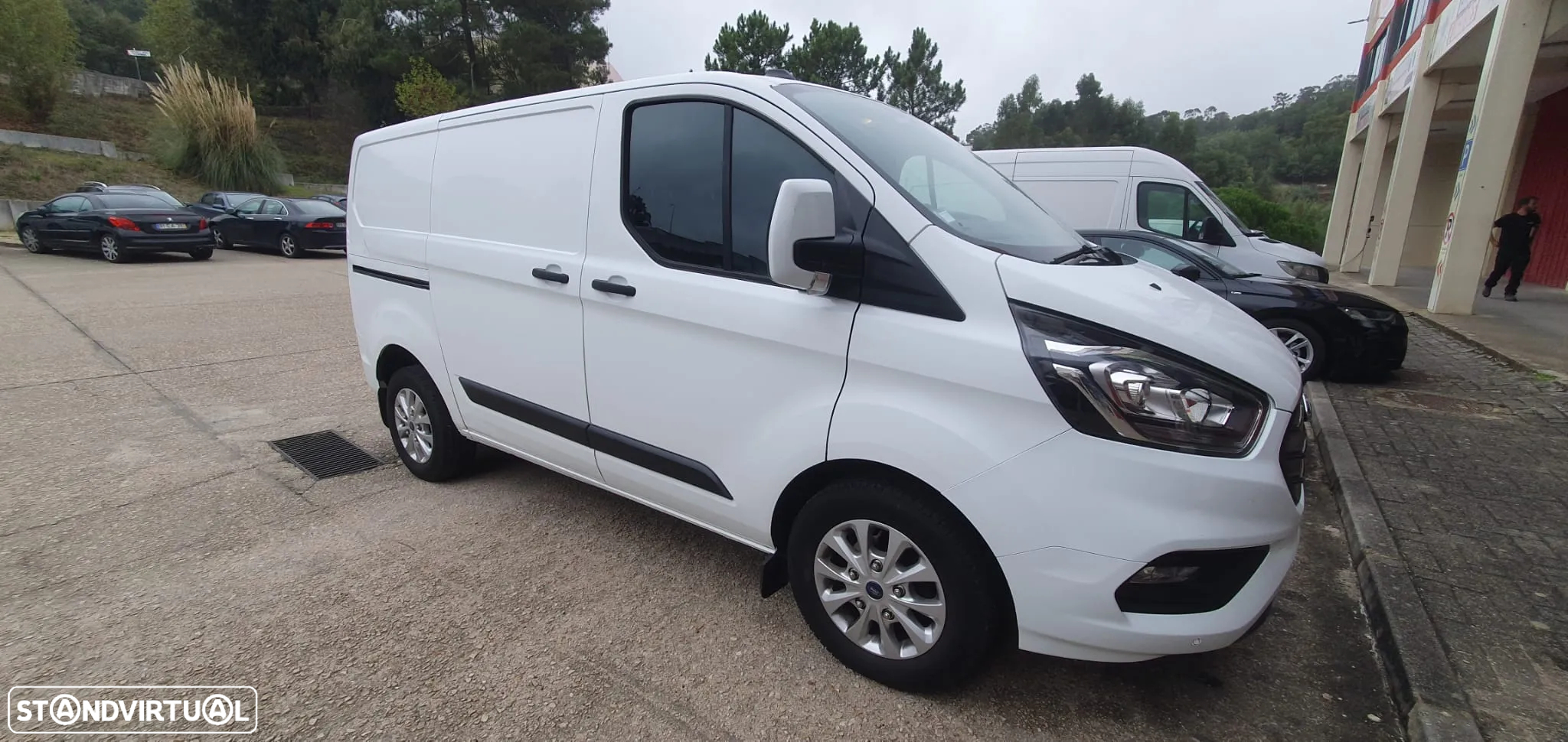 Ford Transit CUSTOM - 14