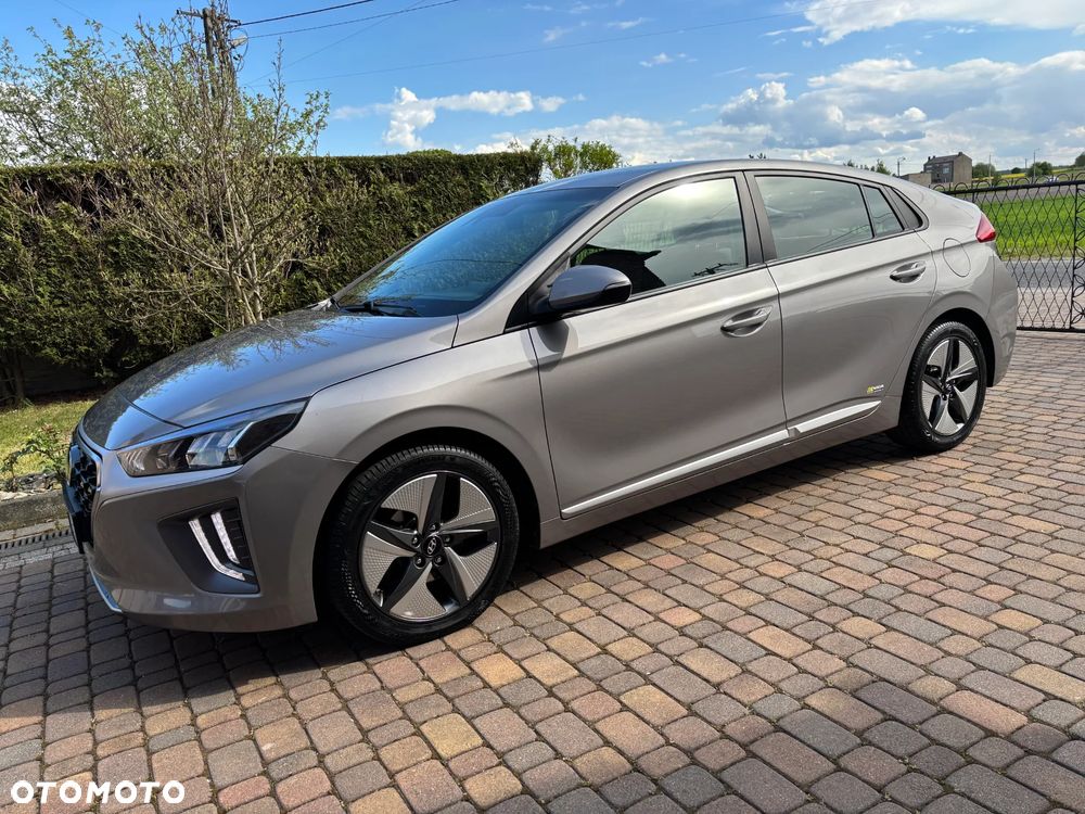 Hyundai IONIQ - 8
