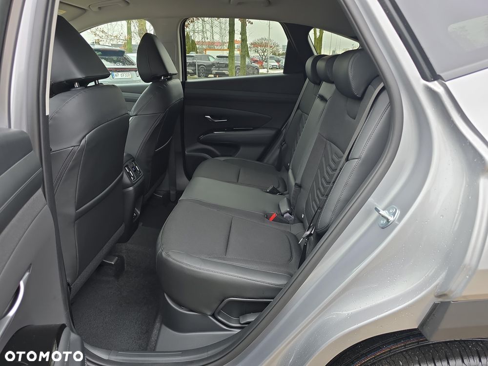 Hyundai Tucson 1.6 T-GDi HEV Executive 2WD - 11