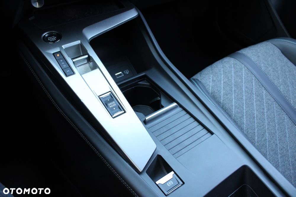 Peugeot 408 - 17