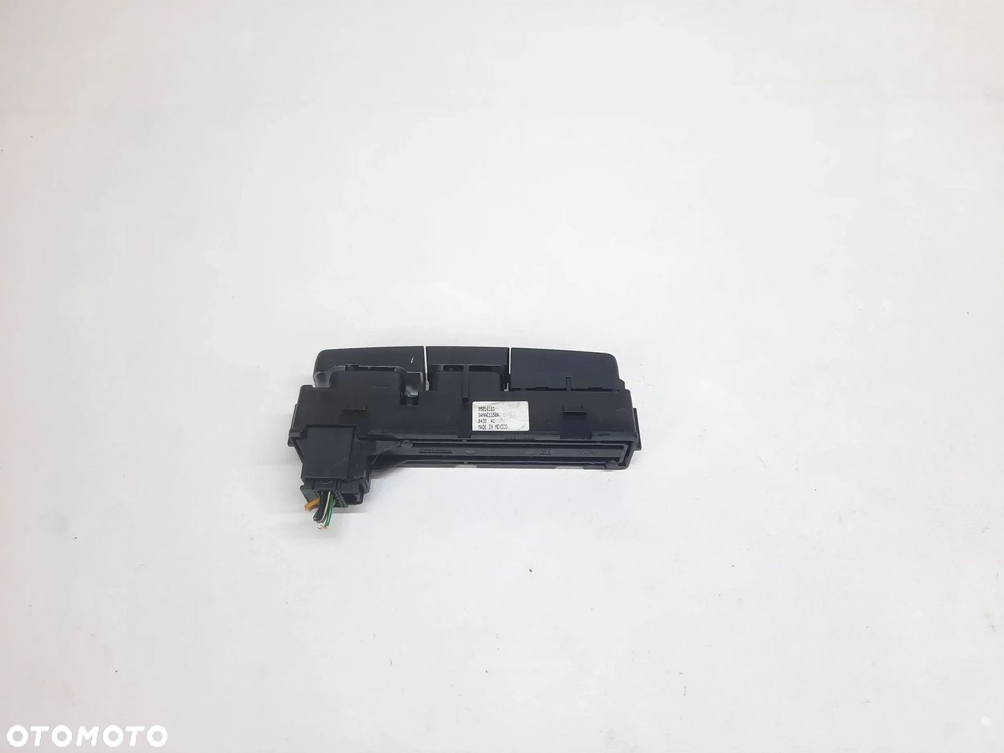 WŁĄCZNIK ŚWIATEŁ AWARYJNYCH OPEL MOKKA A 95016183 - 3