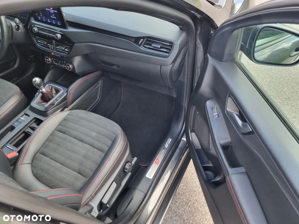 Ford Kuga 2.0 TDCi 2x4 ST-Line - 35