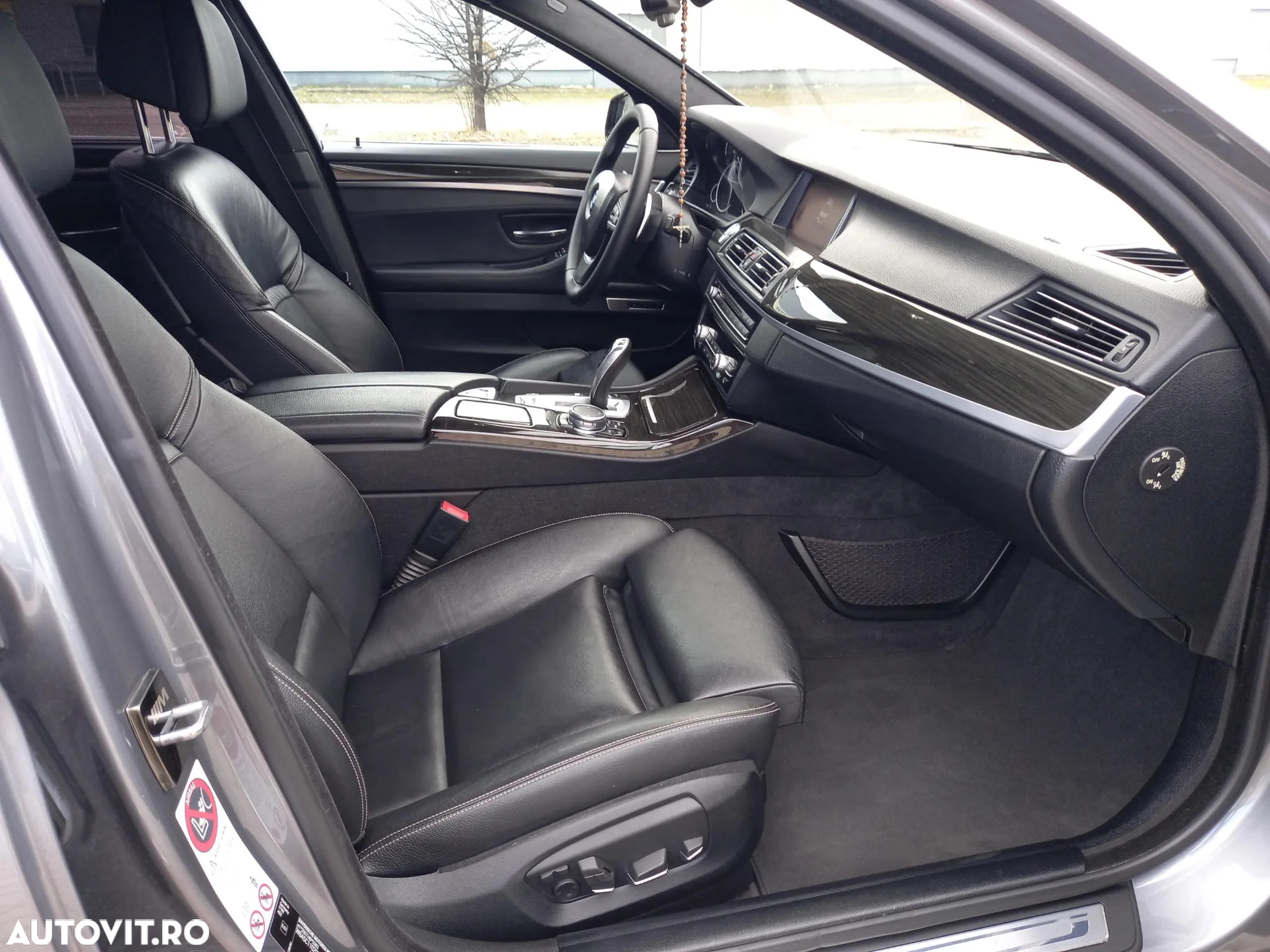 BMW Seria 5 520d Aut. Luxury Line - 14