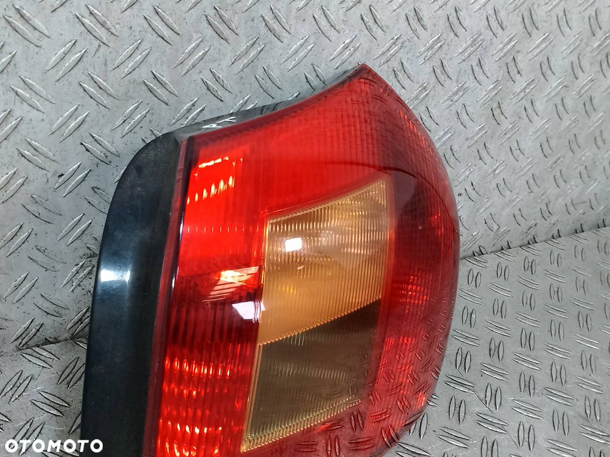 LAMPA TYLNA PRAWA TOYOTA COROLLA E12 HATCHBACK - 9