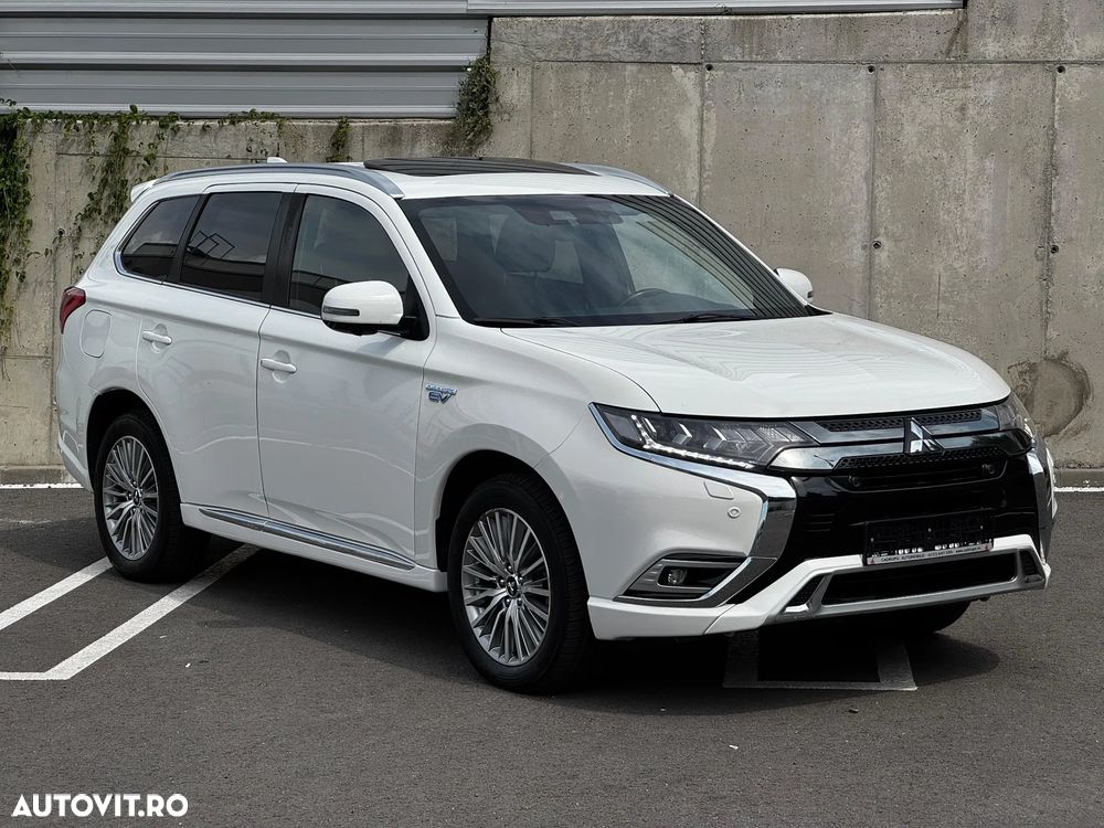 Mitsubishi Outlander PHEV 2.4 L 4X4 Instyle - 3