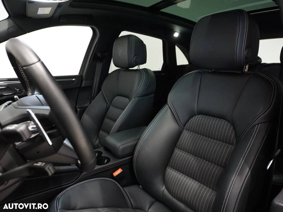 Porsche Macan T - 10