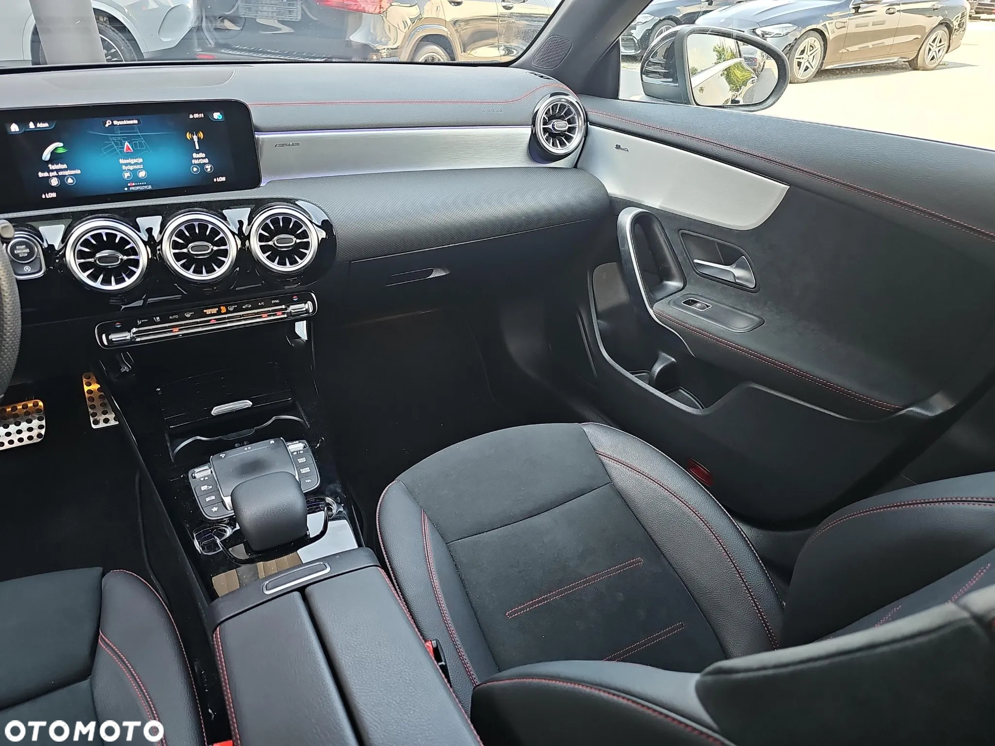 Mercedes-Benz CLA 200 4-Matic AMG Line 8G-DCT - 17