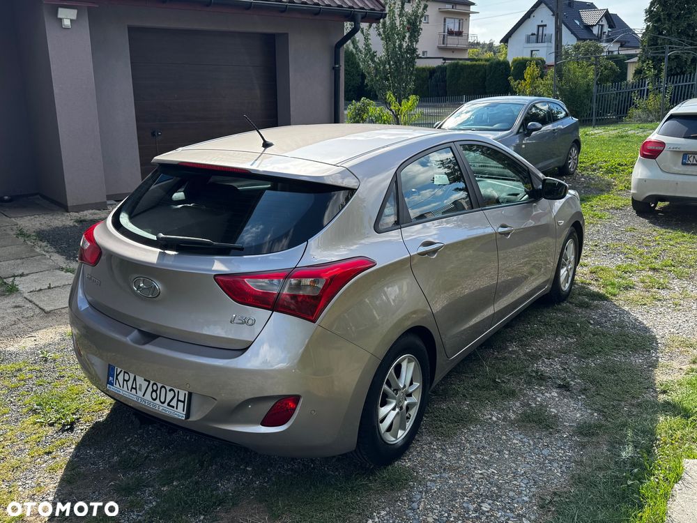 Hyundai i30 1.4 Classic + - 8