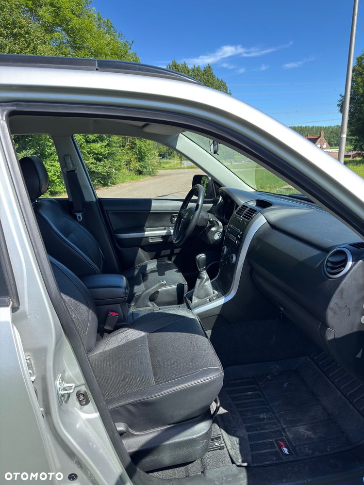 Suzuki Grand Vitara 2.0 Comfort - 10