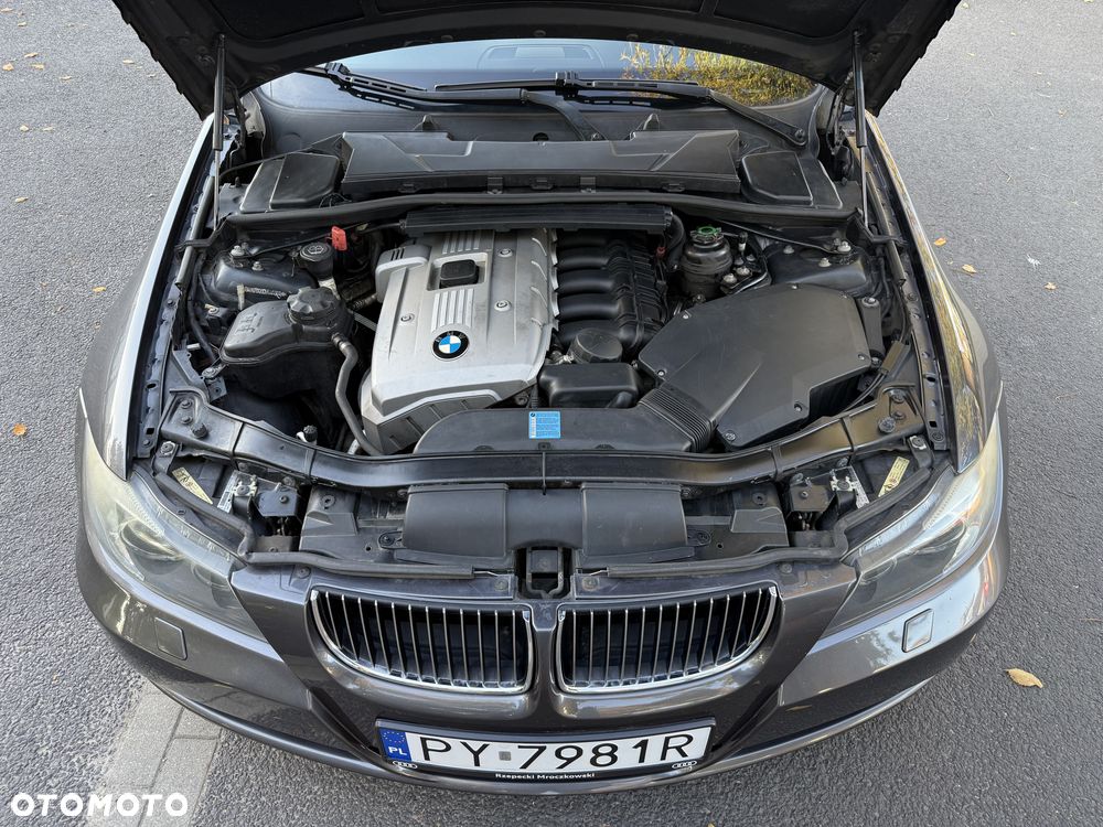 BMW Seria 3 325i - 22