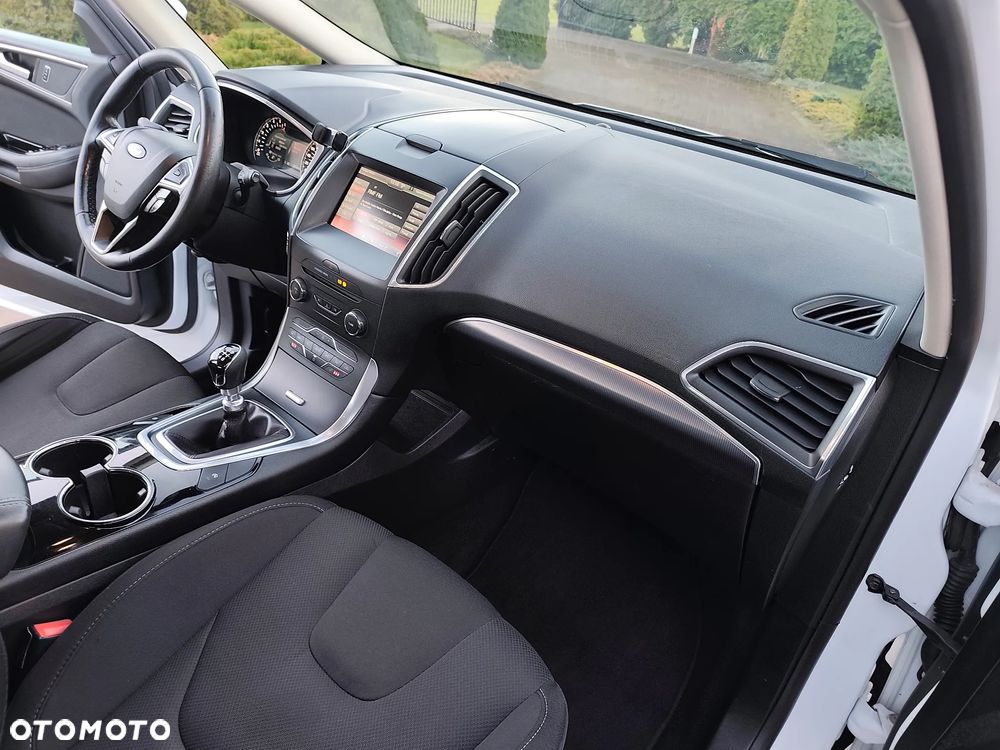 Ford S-Max 2.0 TDCi Trend - 32