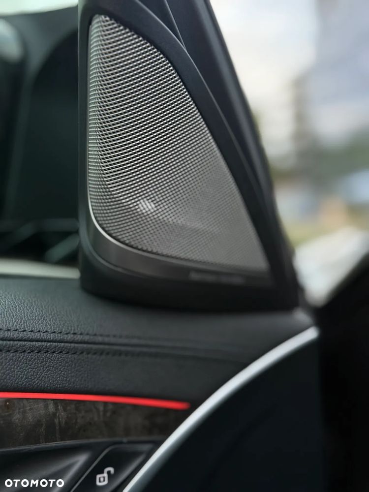 BMW Seria 5 M550i xDrive sport - 25