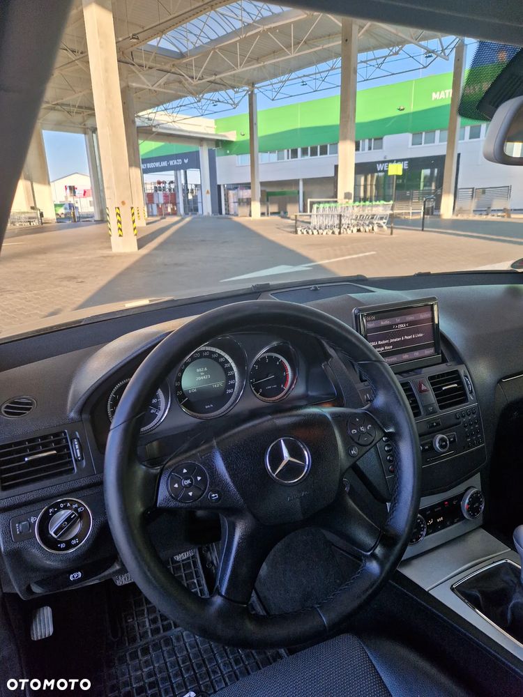 Mercedes-Benz Klasa C 220 CDI BlueEff Avantgarde - 9