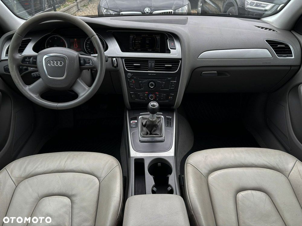 Audi A4 Avant 2.0 TDI DPF Ambiente - 25