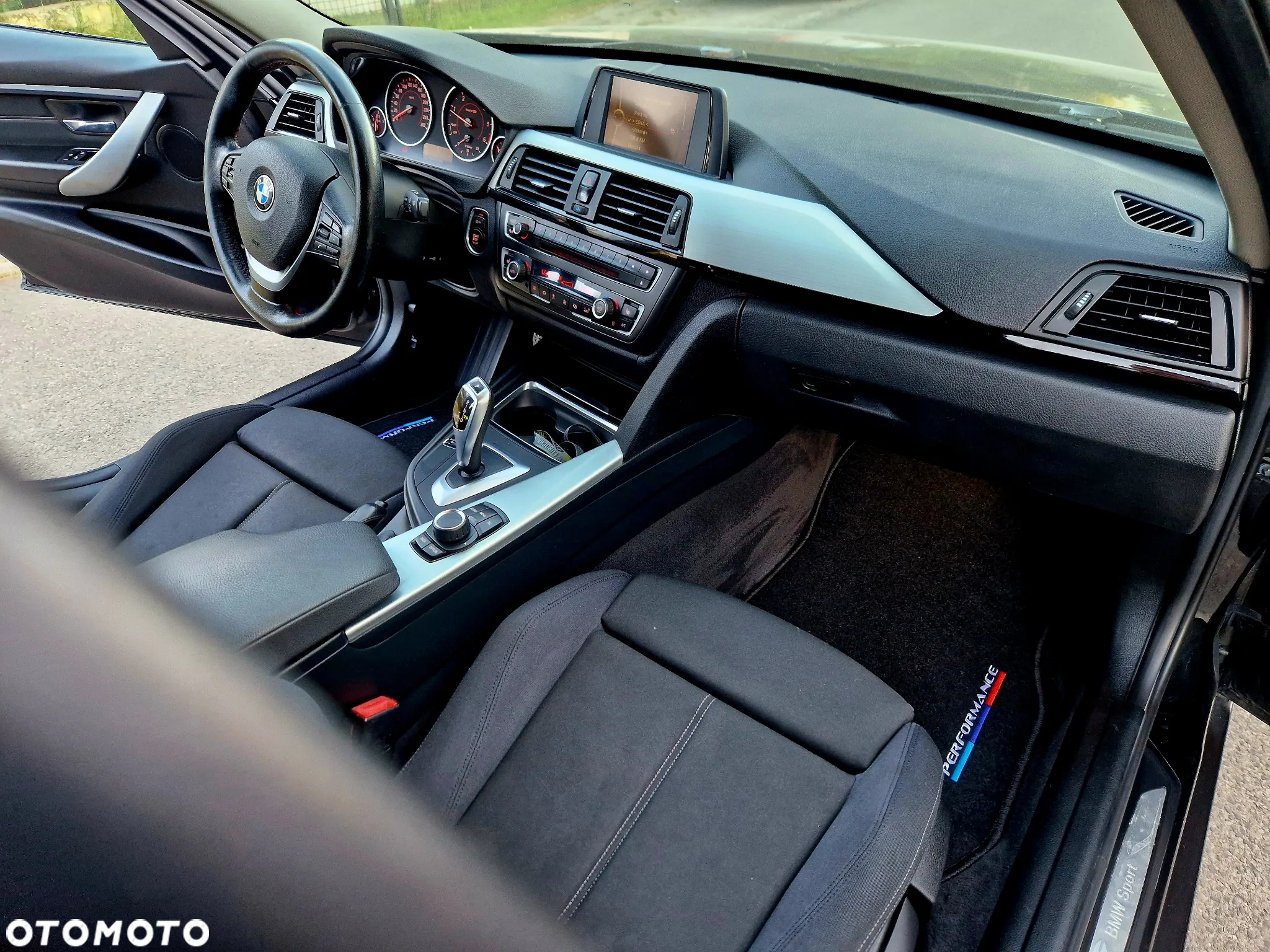 BMW Seria 3 320d Touring Sport Line - 7