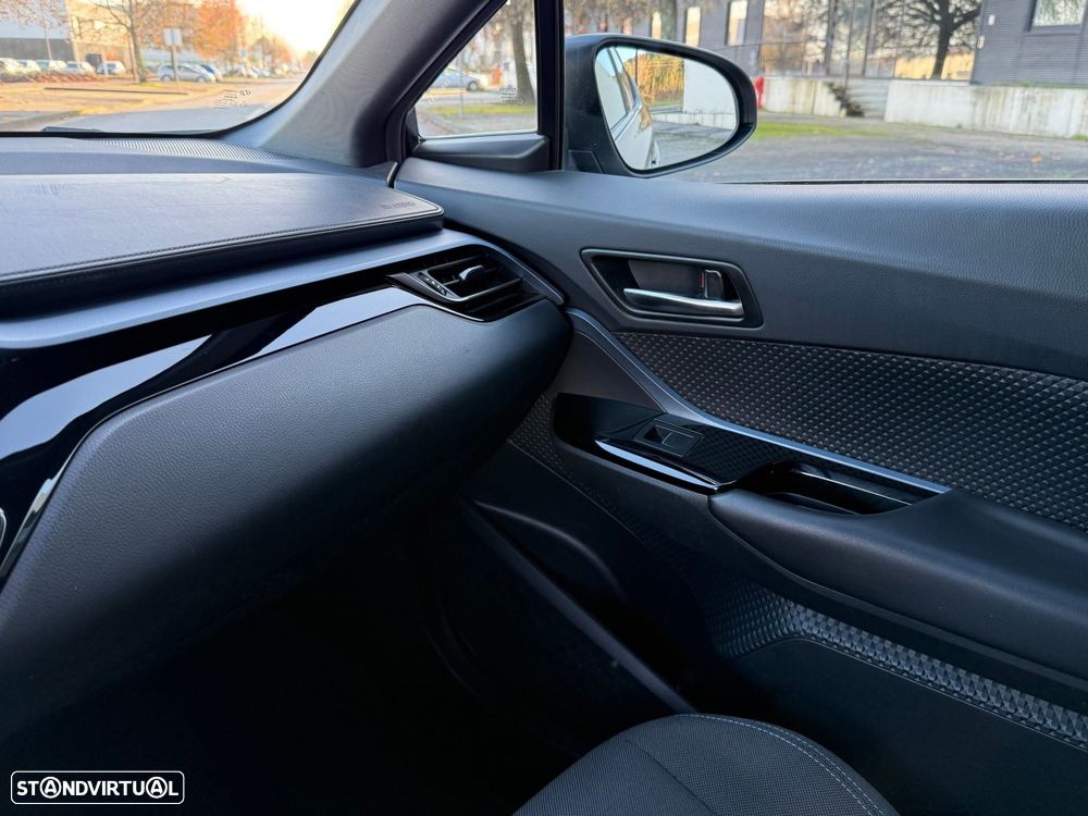 Toyota C-HR 1.8 Hybrid Square Collection - 22