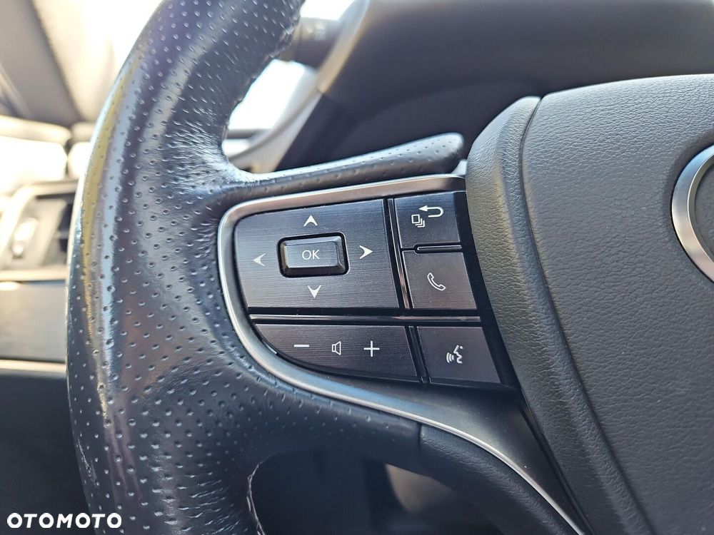 Lexus ES 300h F Sport Edition - 11