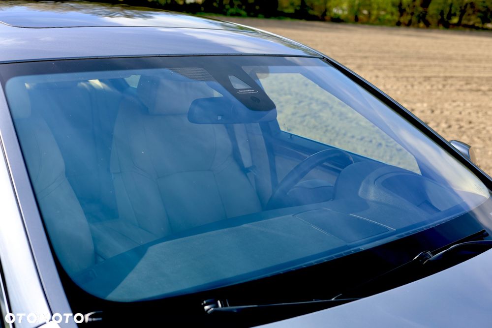 BMW Seria 5 525d - 32