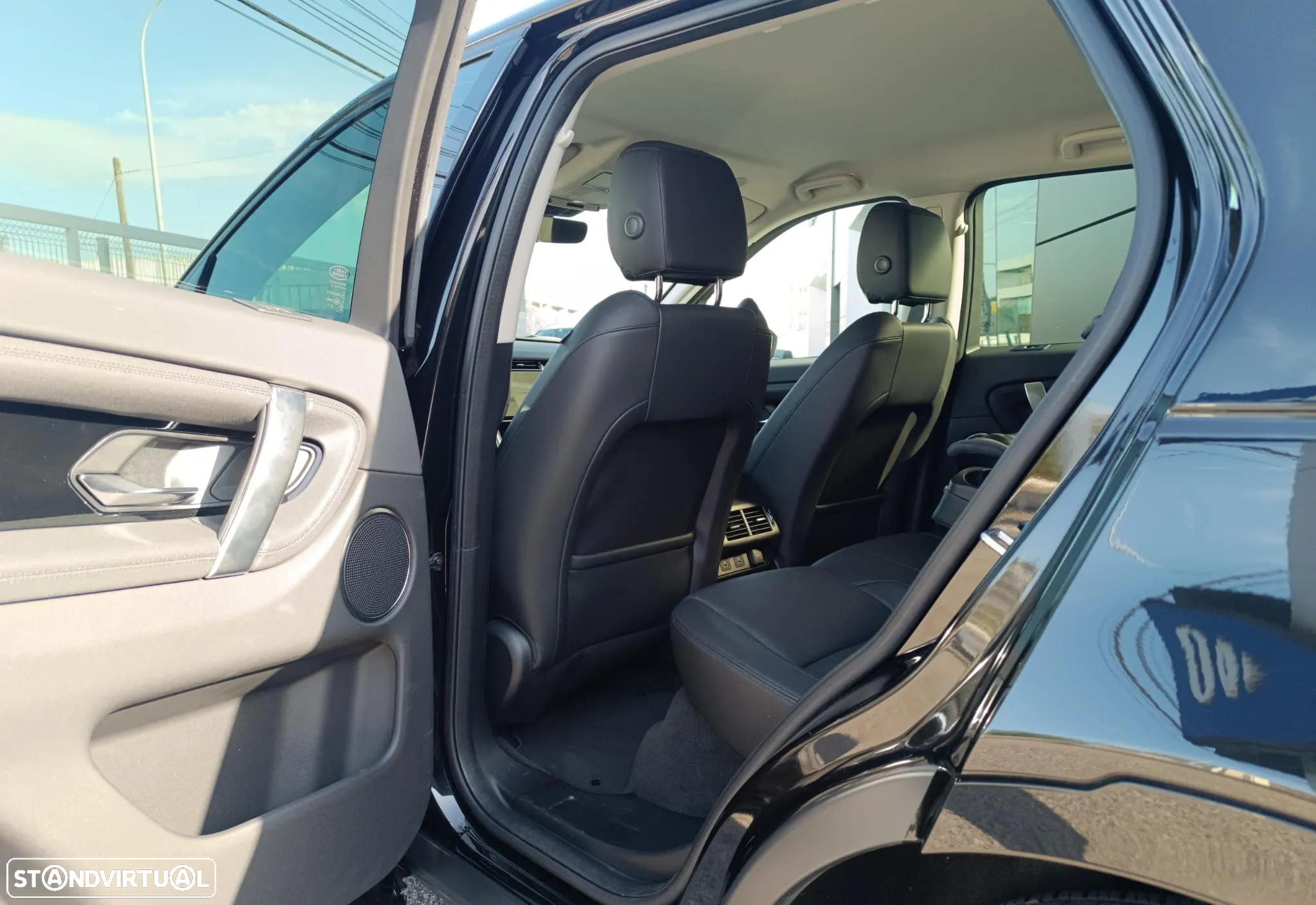 Land Rover Discovery Sport 1.5 I3 P270e AWD S - 8