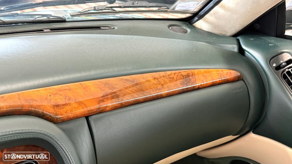 Aston Martin DB7 Vantage Coupé - 26