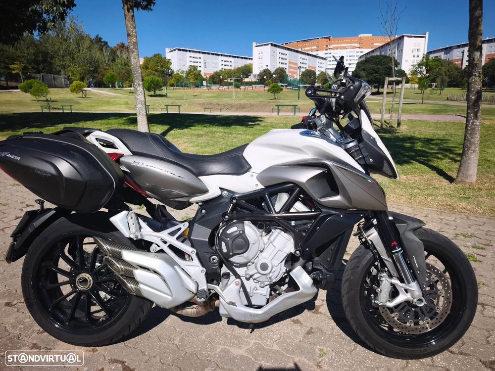 MV Agusta Stradale 800 - 7