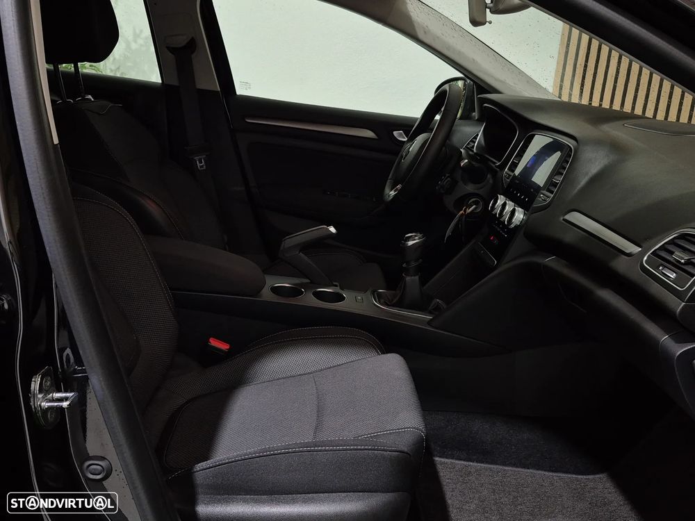 Renault Mégane Sport Tourer 1.5 Blue dCi Equilibre - 24